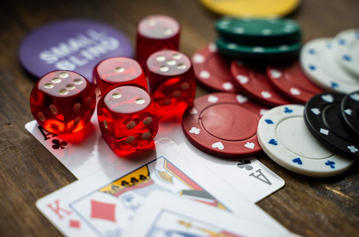 Simple Tips to Play Poker You Should Know