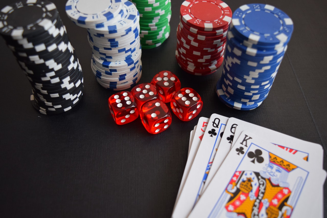 Two Key Factors to Consider When Selecting an Online Casino